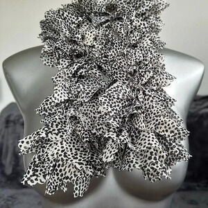 💟Women’s Soft Luxury  Ruffle scarf 64”